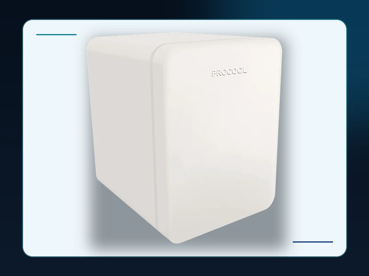 Markool Solid-Door Retro Mini Fridge: smooth solid-door cube cabinet with rounded vintage corners